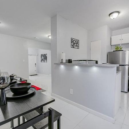 Deco Drive Miami • Near Hard Rock Stadium • South Beach • Wynwood ภายนอก รูปภาพ