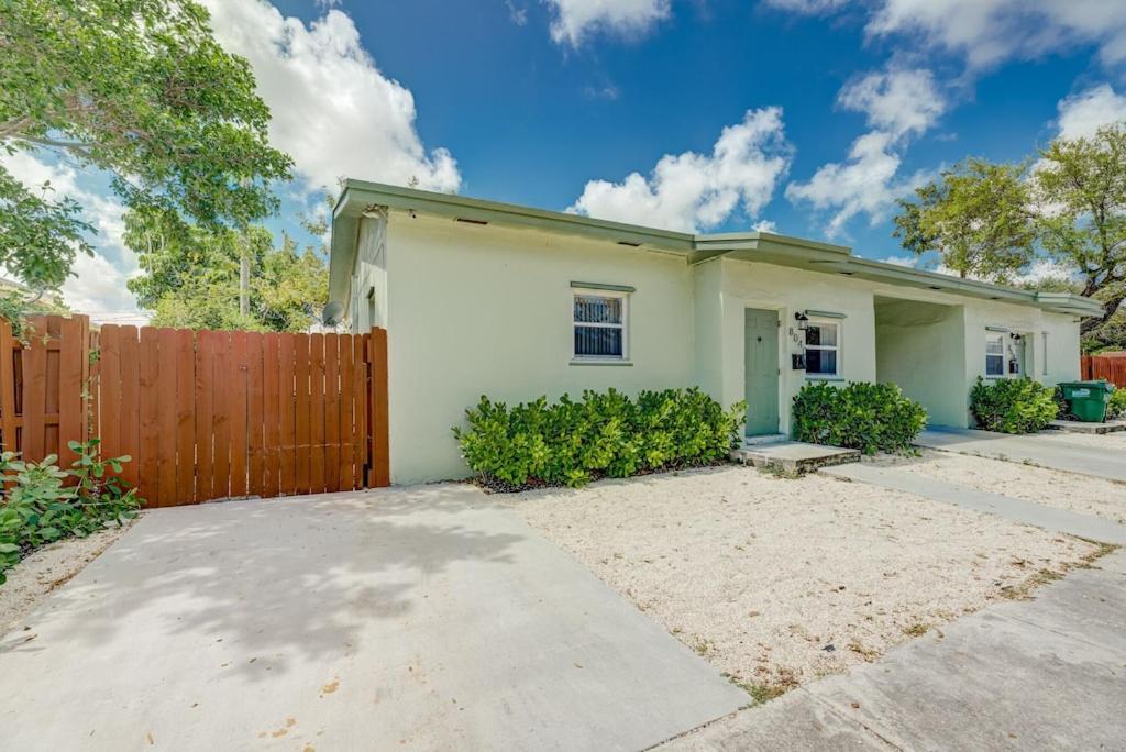 Deco Drive Miami • Near Hard Rock Stadium • South Beach • Wynwood ภายนอก รูปภาพ